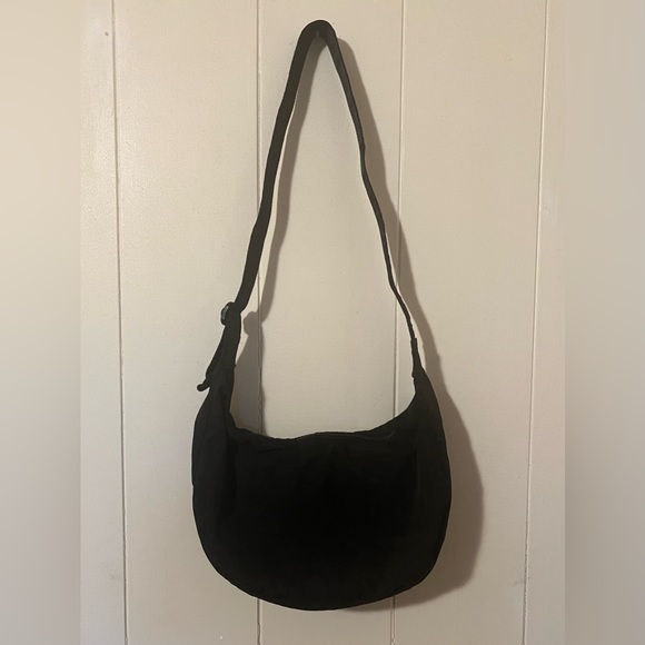 BAGGU Handbags - "Baggu" Medium Crescent Bag